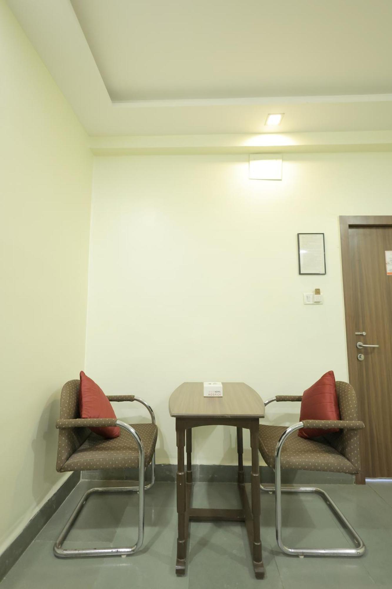 Hotel Hospice スーラト エクステリア 写真