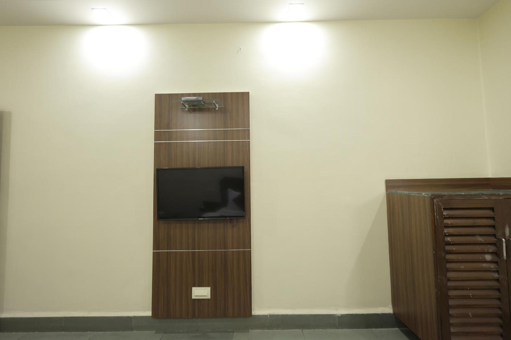 Hotel Hospice スーラト エクステリア 写真