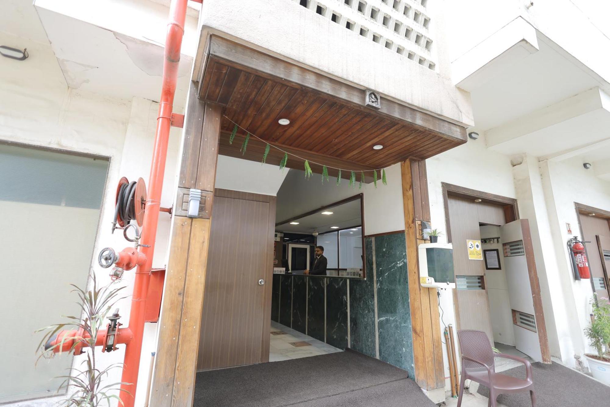 Hotel Hospice スーラト エクステリア 写真